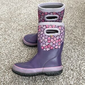 Size 1 / Girls BOGS Boots